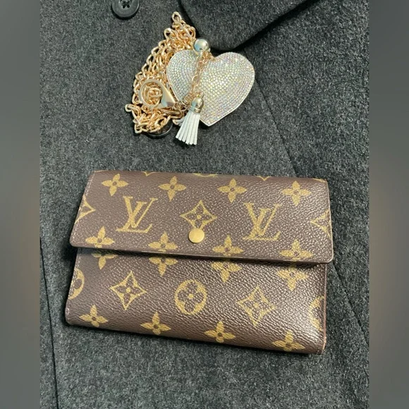 ✅ AUTHENTIC LOUIS VUITTON WALLET MONOGRAM - Picture 4 of 12
